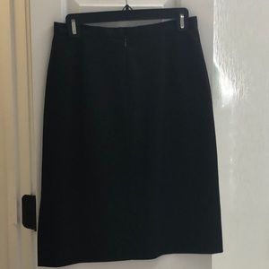 NY and Company Black Size 6 Skirt